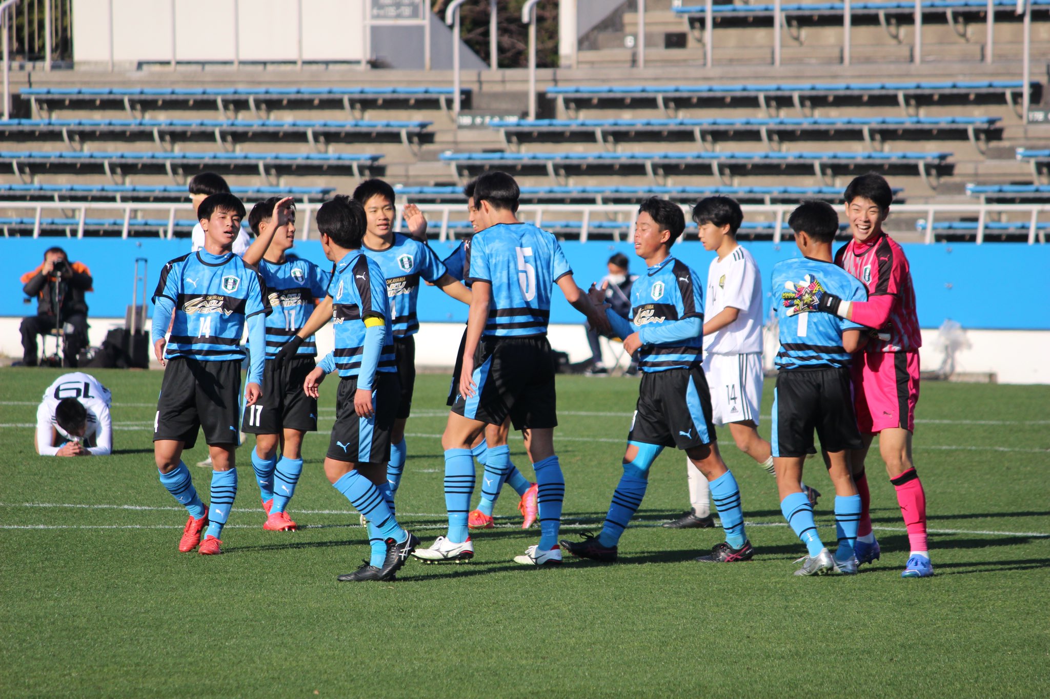 公式 岡山学芸館高校サッカー部 全国高校サッカー選手権大会 １回戦 Vs 羽黒高校 山形県 代表 前半０ー１ 後半２ー０ 合計２ー１ Goal 井上 山岡 応援ありがとうございました 高校サッカー 岡山学芸館 岡山学芸館サッカー部 学芸館