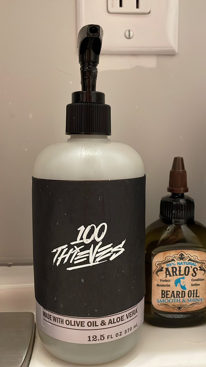 DylansGrenade's tweet photo. @ItsJustSamHere @100Thieves Can’t forget to reuse the sock wraps too 😂 https://t.co/UihtsSoeaJ