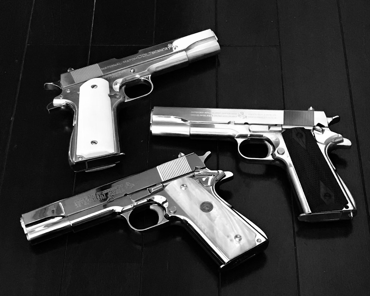 tenyou5660's tweet photo. 『足るを知る』その2

我が家の金属製1911系。
グレーゾーン品はありませんが、全真鍮製やsm マーク品やら、現在は譲渡不可品もあります。
結果いつも手に取れる場所に。やはりハンドリングするのは金属モデルに限ります。重量や作動音が限りなくリアル。
写真は白黒に加工
😊
#rokken
#cmc
#hobbyfix https://t.co/A3d4HTKm1K