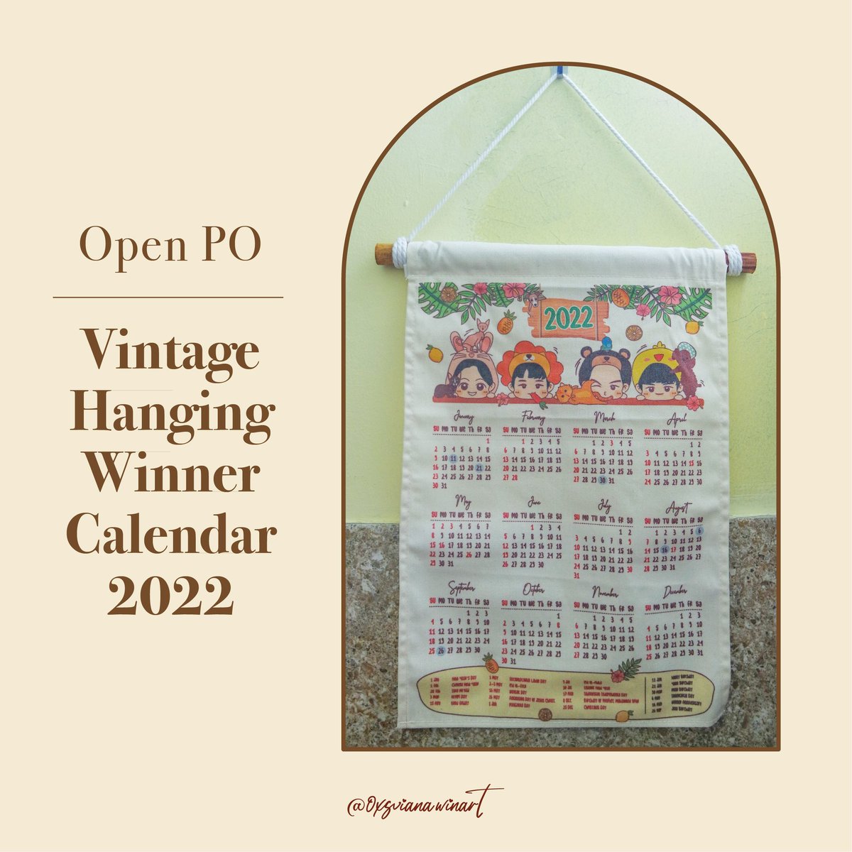oxsvianawinart's tweet photo. Open PO [Indonesia Only]
Vintage Hanging Winner Calendar 2022 by @oxsvianawinart

Detail harga &amp; lainnya ada di gambar 😁

Link PO
https://t.co/1FkPzBBImO

Thank you 💙
#wisell #icsell #icbuy #fanartbyoxsvianawinart https://t.co/jnPw9ZykGs