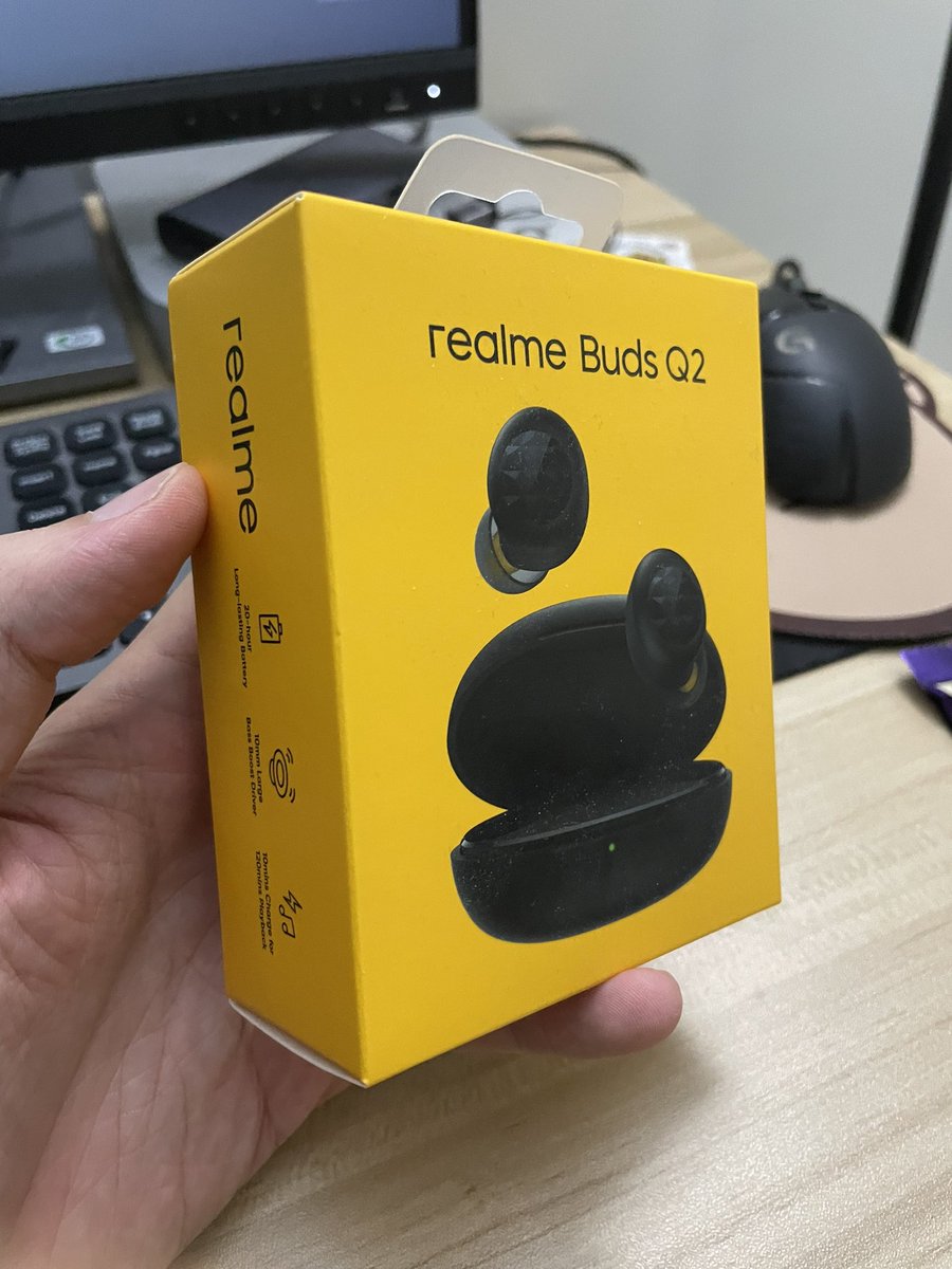 taeku__'s tweet photo. Alright gais ada barang nak giveaway lagi. 

realme Buds Q2
- warna biru
- 10mm bass boost driver
- bateri 20 jam

Follow n RT kalau nak join. Minggu depan aku umum pemenang 😆 https://t.co/0Cv9IZgJuN