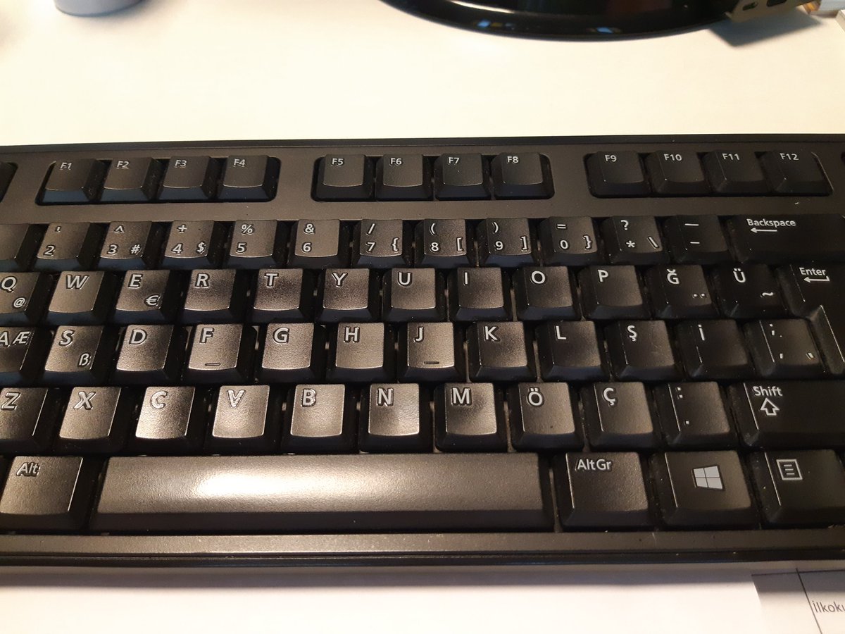 insanın tüm anlatacaklarının bundan ibaret olması garip geliyor