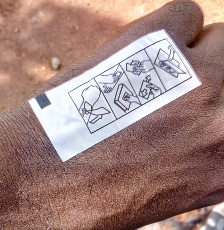 Retweet if you once did this back then 🤭👇😂.