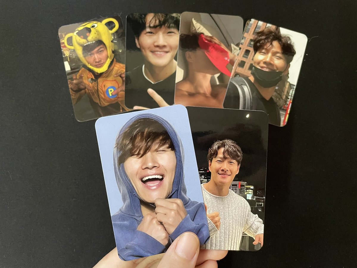 (These are not official. I ordered it just one set for myself) Anyway, Jk should include photo cards in his next album🥺🥺