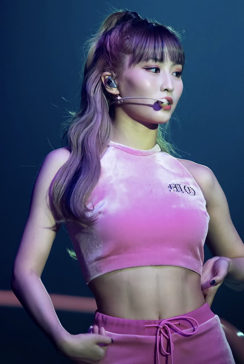 the biceps…the abs? momo are you serious @JYPETWICE. msm archive (@misamoda...