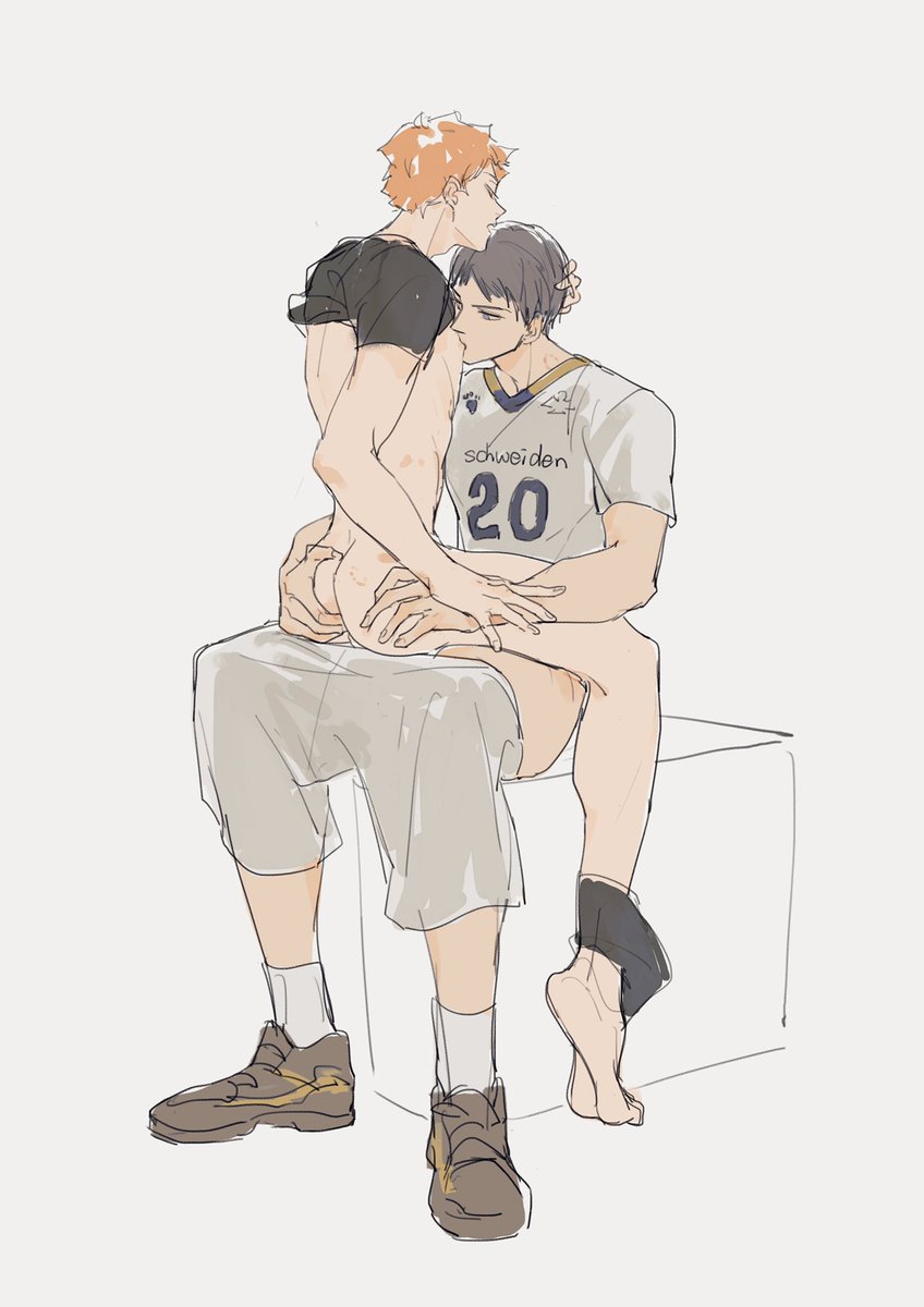 zhang90here's tweet photo. #影日 #kagehina 第二张是AD影和高中日 https://t.co/8QcfNqWGY8