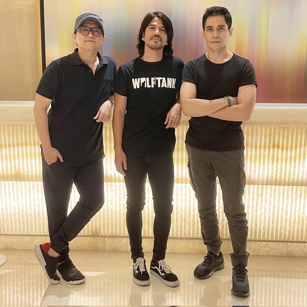 KinAuliaTheFly's tweet photo. @WOLFTANK_ID Setelah setahun lebih ga kopdar...minus @noeyjeje
.
📷 @deeadnan
.
#wolftank #pack #band #ariyo #tyo #kin #kopdar https://t.co/vswPlLCx76