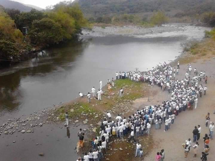 Amembamagufuli_'s tweet image. Mermaid found in Naivasha 😳😱

(THREAD)