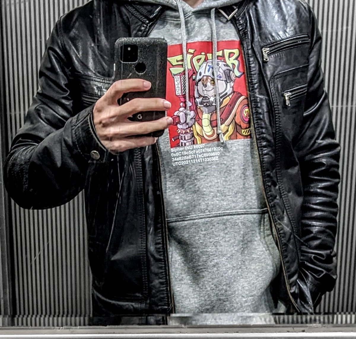 0xfluffyfluffy's tweet photo. Got my @NFTMerchAPP @SIPHERxyz  hoodie I'm ready to rock! What should I make next? Maybe my @psychanon ? 
#wearyournfts https://t.co/SIPQptGKUM