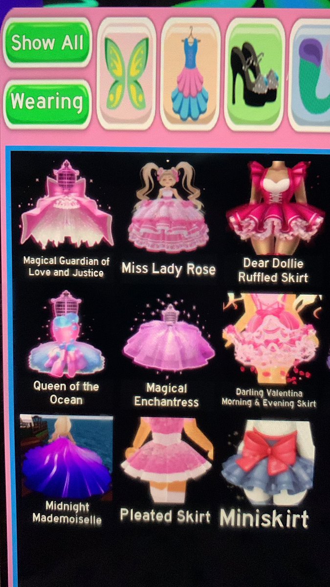 Anya34035569's tweet photo. Trading Magical Enchantress skirt! #royalehigh  #royalhighhalo #RoyalHighTrade https://t.co/xibs1XAvGI
