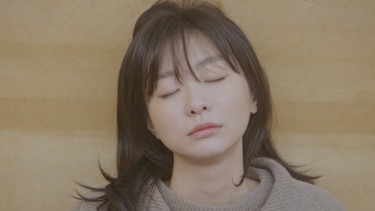 kimdamipics's tweet photo. the prettiest sleeper <3 https://t.co/g2fbrsxJ7r