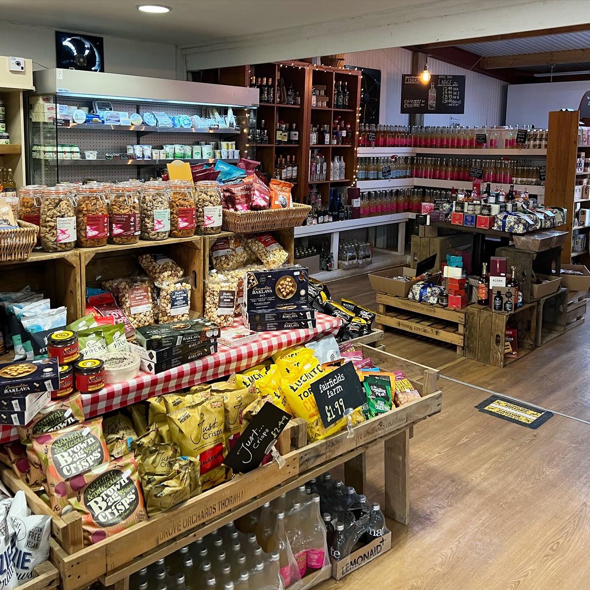 droveorchards's tweet photo. Ensure supplies are nicely topped up ahead of your NYE celebrations. Find all your essentials plus very special locally sourced products right here at @DroveFarmShop π₯π«πΎπ·β¨
#nye #nyeprep #supplies #shoplocal https://t.co/Ed5Utov8vE