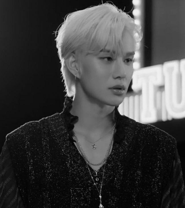 jungwooyy's tweet image. พี่จองอูผมขาวเปิดหน้าผากคือมัลฟอยเลย จริงๆ อยากเห็นลุคนี้อีก ชอบมาก