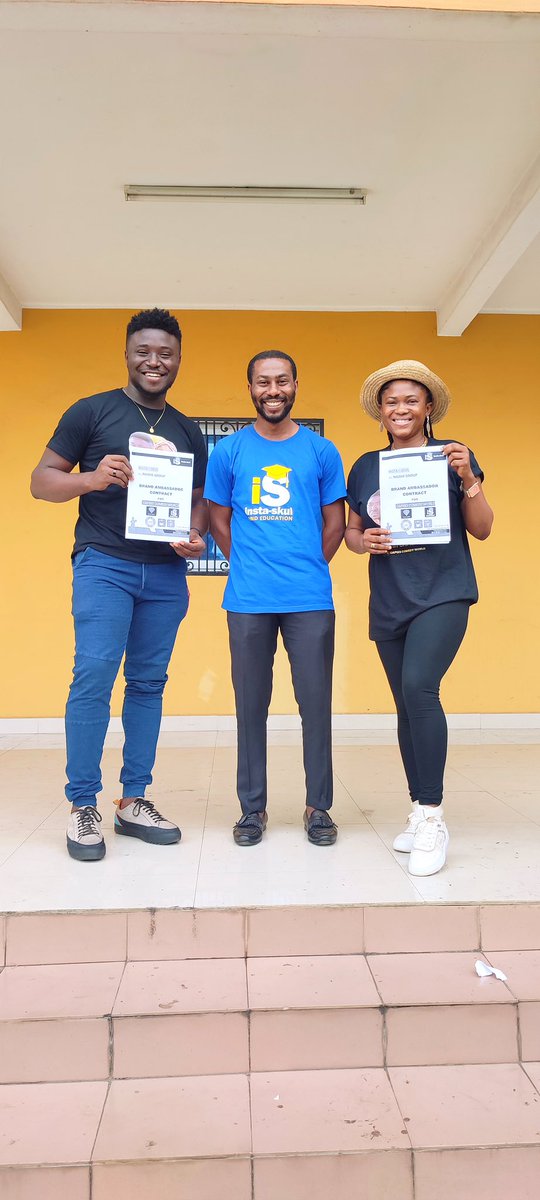 InstaSkul's tweet photo. A lot happened behind the scenes to have this deal signed and amazingly this is the first endorsement deal that has been officially signed by the rib-cracking #Duo #Caro and #Copees.

 Founder @mabrice_epie 

cc:
@africatechie @Orange_Cameroun 
#instaskul https://t.co/T6laqmQCir