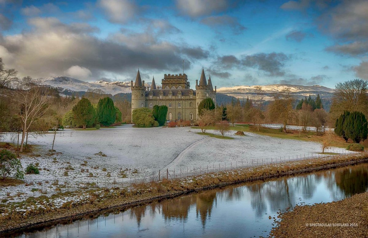 Inverary Castle next to Loch Fyne by Spectacular Scotland