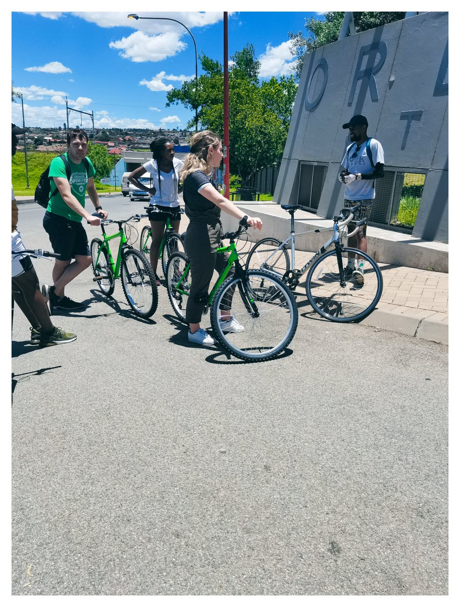 Bro <a href="/KhaltshaCycles/">KhaltshaCycles</a> hooked us with these Green <a href="/AvalancheBike/">Avalanche Bicycles</a> and boy, we painting Soweto green via our <a href="/book_ibhoni/">BOOK IBHONI</a> Soweto Bicycle Experiences, every day #ShovaNeBookIbhoni
