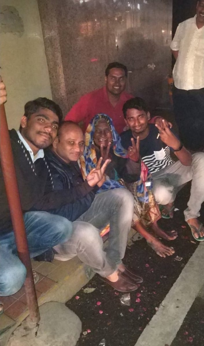 AnilreddyRoyal's tweet photo. #devarasanta21 
Last year we as a groups of friends collected some money and had donated the blankets to elderly people staying outside suffering with heavy cold in winters. This year also we would like to help more people with your support. @TheDeverakonda 
Rowdycode: RWM0S8WR https://t.co/eFmdOrUM7D