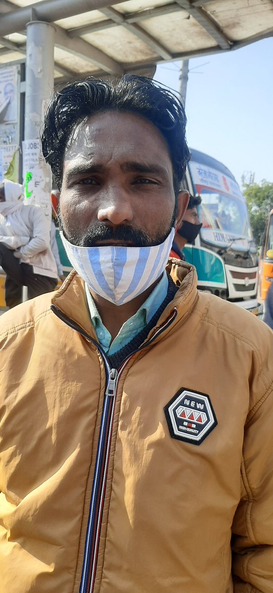 NBTDilli's tweet photo. #CoronaVirus: दिल्ली में आज से बसें 50% यात्रियों के साथ ही चल रही हैं। लोगों को बसों में बैठने के लिए घंटों इंतजार करना पड़ रहा है। नरेला बस टर्मिनल पर एक यात्री राजू ने बताया कि उन्हें मंगोलपुरी से नरेला आने में 4 घंटे लग गए। Reports @Rajeshpoddar00 https://t.co/wdOzvaTYbj
