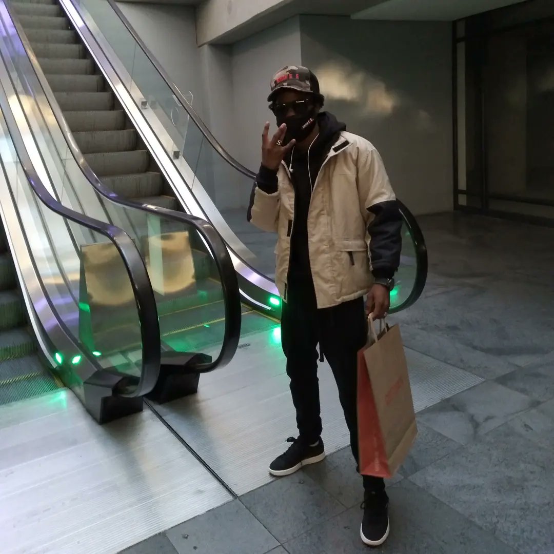 LehumoLetageng's tweet photo. You don't have to question my loyalty to you if I say I gat you i really do until you do some unforgettable dumb sh*t
#HustleBuildWealth
#ZenithLevel 
#ZenithLevelClothing https://t.co/wa4fYHX6pB