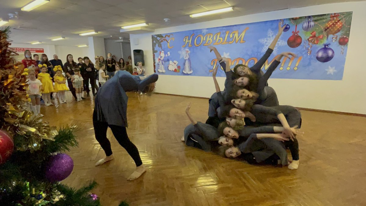 Ребята ансамбля танца «Марусечка» встречали наступающий год Тигра, участвуя в Новогодней игровой программе «В поисках Тигрули».🐯
Её организовали 26.12 для обучающих родители и педагог Шершнева А.В. 
Праздник удался на славу!😊✨
<a href="/Volzhsky_adm/">Администрация Волжского района</a> #СоциальнаяАктивность