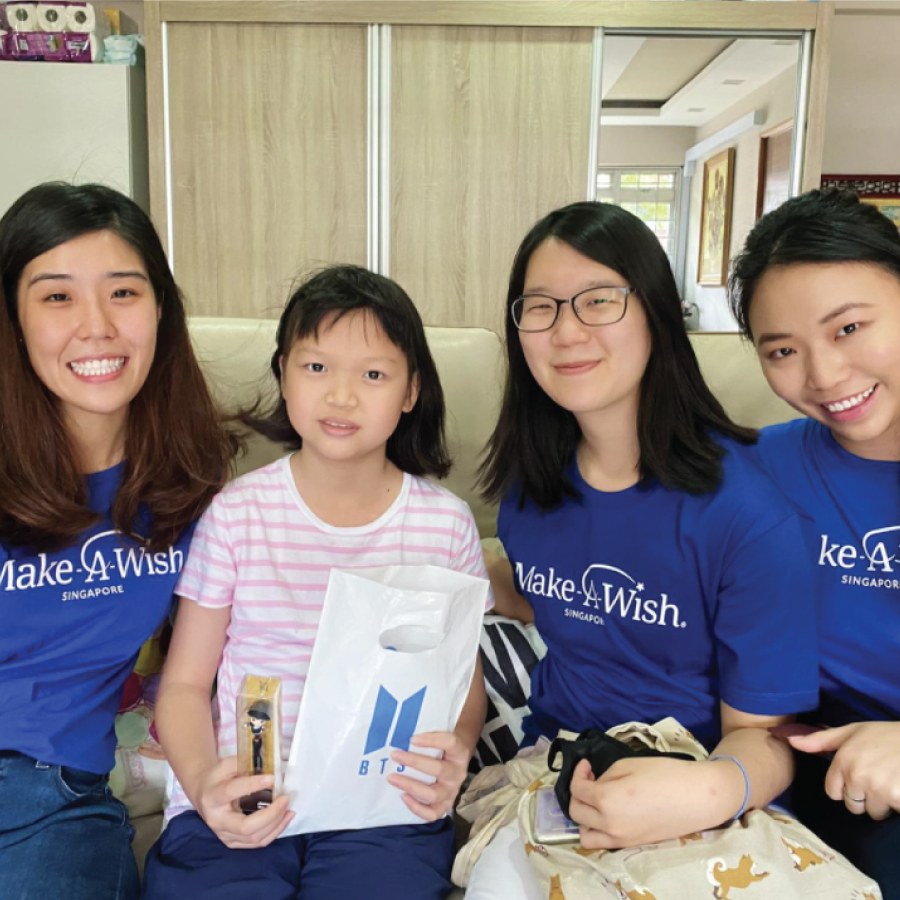 MakeAWishSG's tweet photo. All Jermaine wanted was to use her wish to put a smile on other children who are going through hard times. Big thanks to her wish adopter Mr William Tng for your generosity and help in making Jermaine's wish come true. Read about her wish: https://t.co/xhZ13yytzB https://t.co/vZLjuSiGn0
