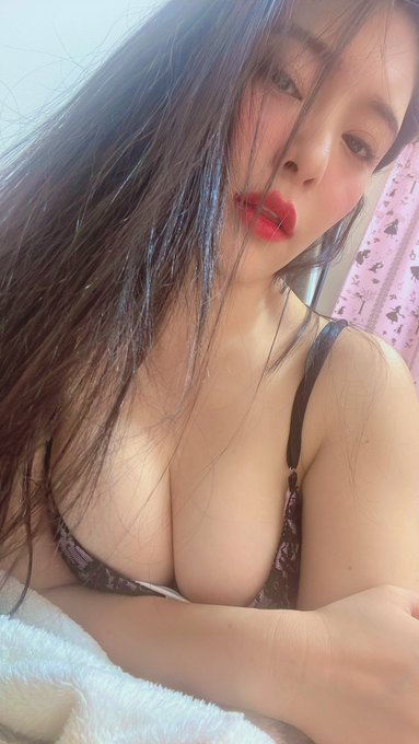 ライブチャット後半戦始まるよんっ💋  ⬇️  https://t.co/1ZthHRI2RW https://t.co/4vs9xz3PtO