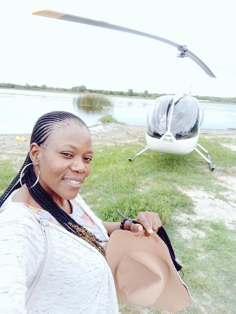 purls_bw's tweet photo. Girlie brought the little birdie to Chanoga 😊 
If you want to experience this, call or whatsapp 73019900 https://t.co/z2k8uduaUz