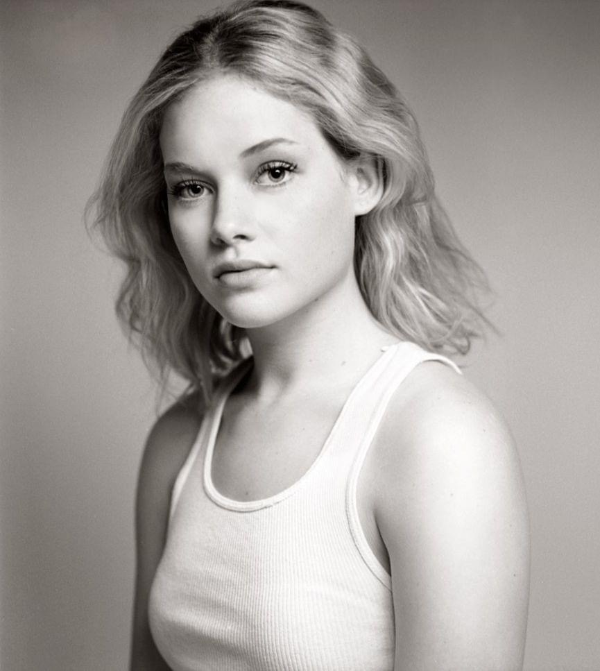 Happy Birthday to Jane Levy who turns 32 today  