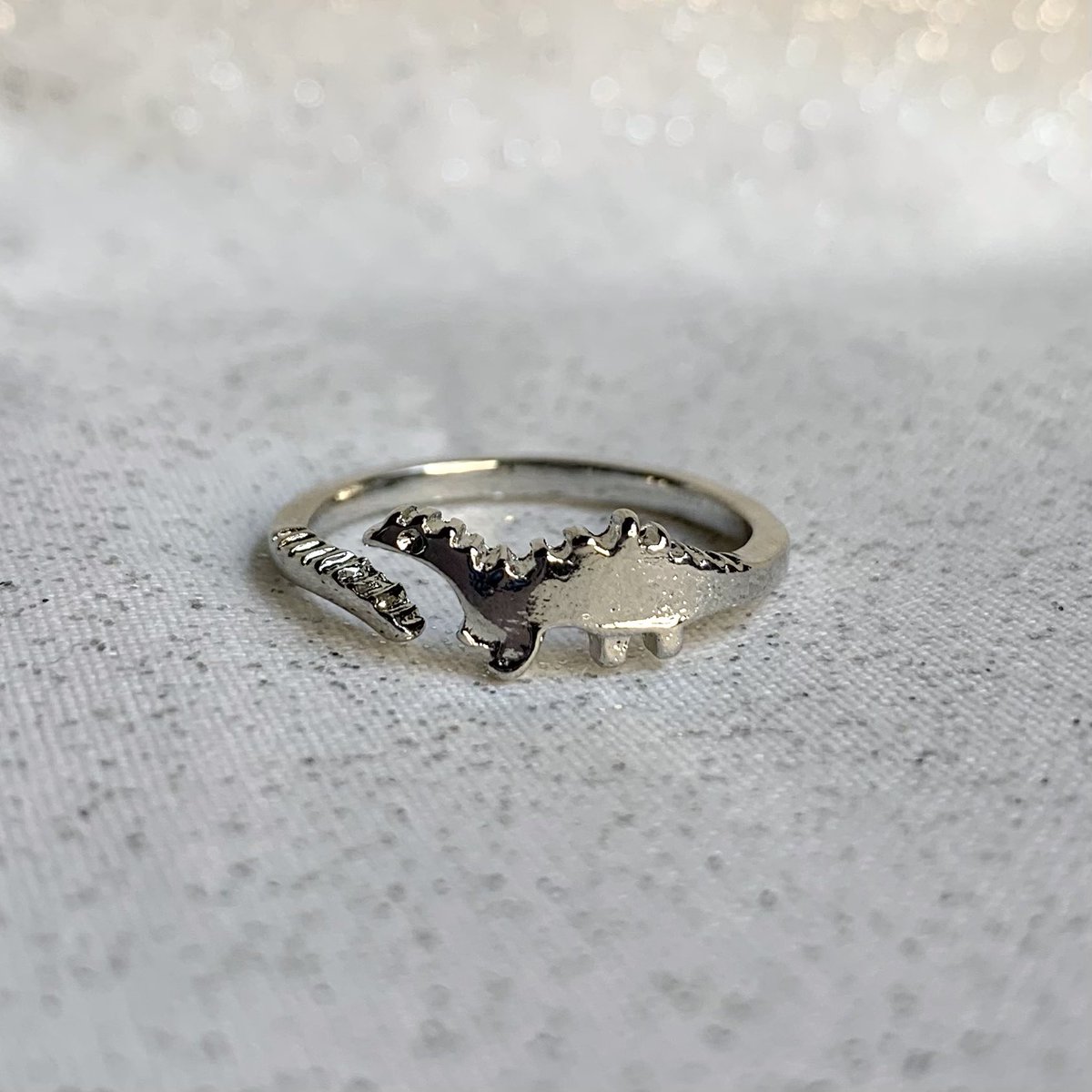 theburrowdesign's tweet image. 🦖🦴🦕🦖🦴🦕🦖🦴🦕🦖🦴🦕🦖

The “jurassic” ring collection! You can pick your favorite dino in my shop! All my rings are adjustable, one size fits most!

☄️ theburrowdesigns.com ☄️

🦖🦴🦕🦖🦴🦕🦖🦴🦕🦖🦴🦕🦖