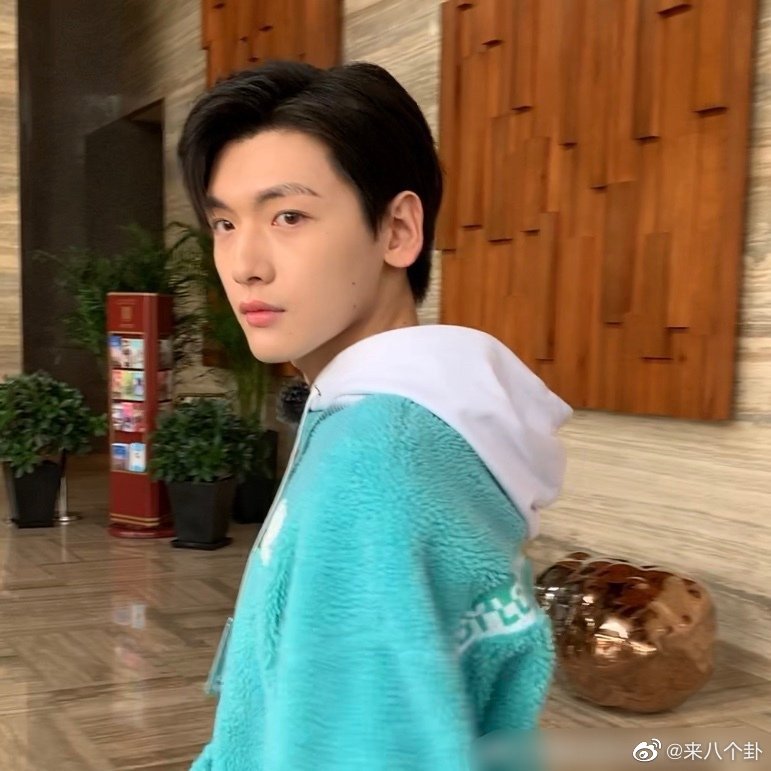 Huzihenkeai's tweet photo. ทำตัวเป็น boyfriend material ตลอดเวลาทำไม https://t.co/ziCZ505JLE