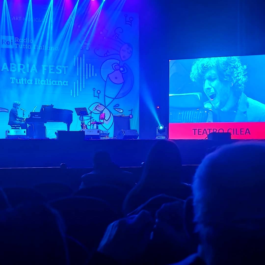 IrtoValentina's tweet photo. Un semplice Grazie per averci fatto rivivere emozioni e per averci fatto ritornare il sorriso con la tua semplicità e sensibilità 🙏❤🐺
@MetaErmal @famedalupi
#ReggioCalabria #radioraituttaitaliana #calabriafesttuttaitaliana https://t.co/96zVVWOuuz