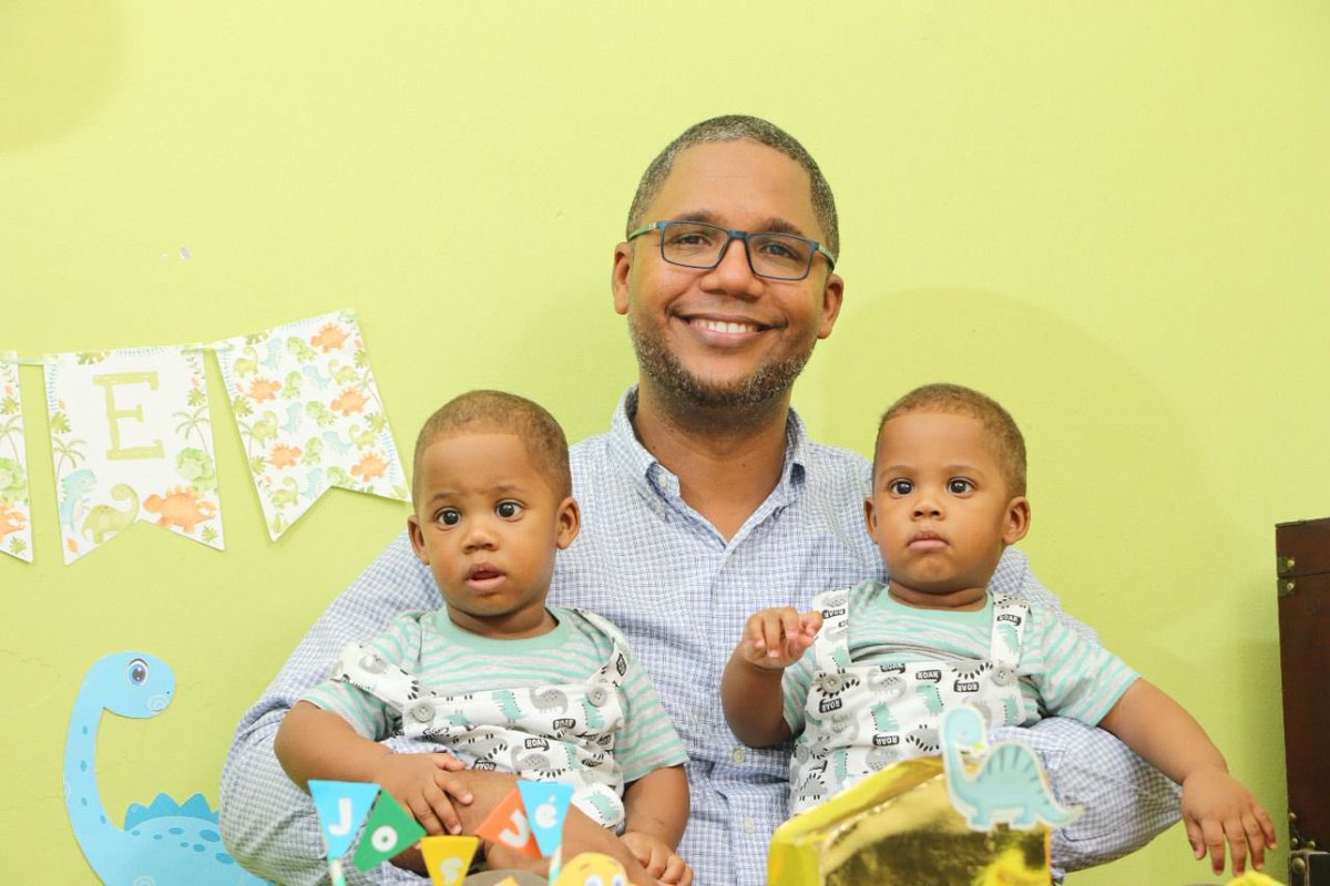 Jose_CMedina's tweet photo. Agradecido de Dios por el primer año de los príncipes Jabes Isaac y Josué Isaac. Celebro por sus vidas. #ComoNoCreerEnDios. https://t.co/auCMGcpPAz