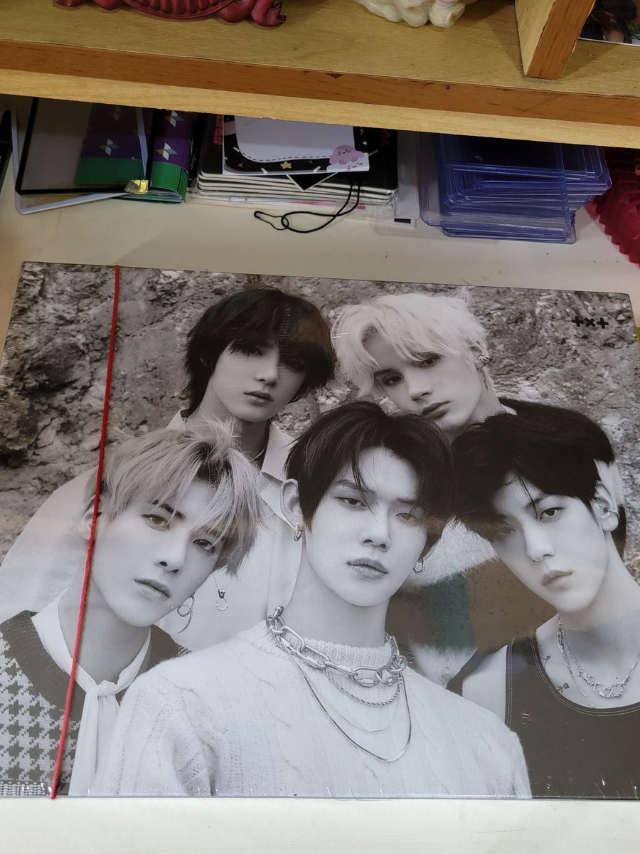 Christian101318's tweet photo. Budol i got from @pastelswanph Ptd Galaxy Buds pro case and H:Our Set 😍 #TOMORROW_X_TOGETHER #TXT #PermissionToDance #Ptdmerch #BTS #PSPHFeebacks https://t.co/sL3Dt6AyGx