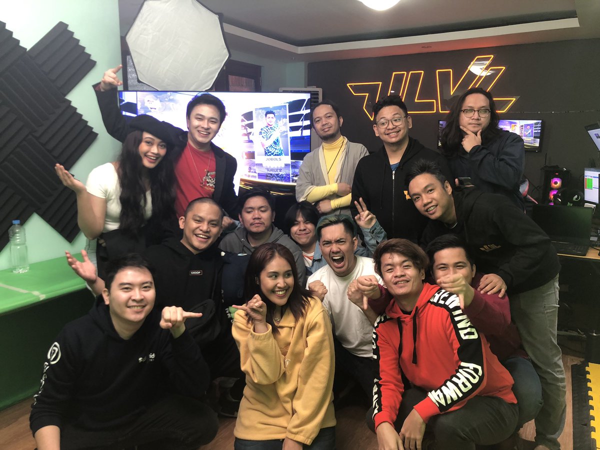 ArcherPerezz's tweet photo. AND THAT CONCLUDES OUR SHOUTCASTING FOR UGG @AxieInfinity ALL STAR TOURNAMENT! 

FINAL DAY WE REACHED
28K peaked total live viewers
700-800K total views
25K comments

@EsportsAxie IS BOOMING 🇵🇭! 
MUCH LOVE AND THANK YOU EVERYONE! 

@ZyoriTV @Jihoz_Axie  🙌 https://t.co/KchbkmYEXW