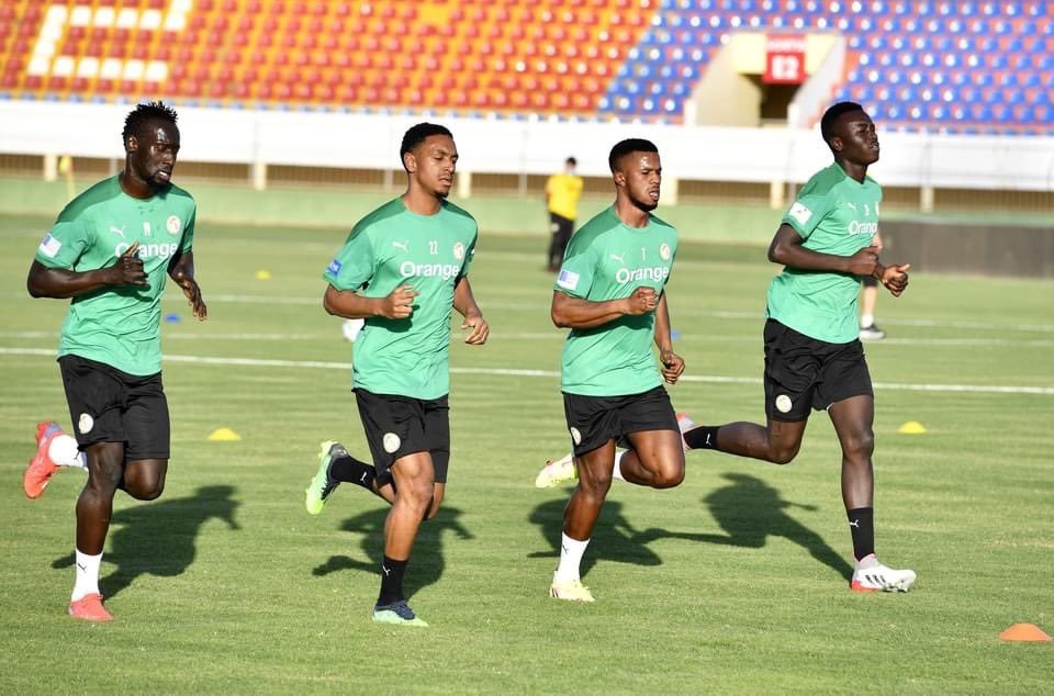 MchunuJames's tweet photo. 📸 Session d’entraînement des lions au Stade Lat Dior de Thies - Début de la phase de préparation.
#Senegal https://t.co/3Yo0Ml6Mxe