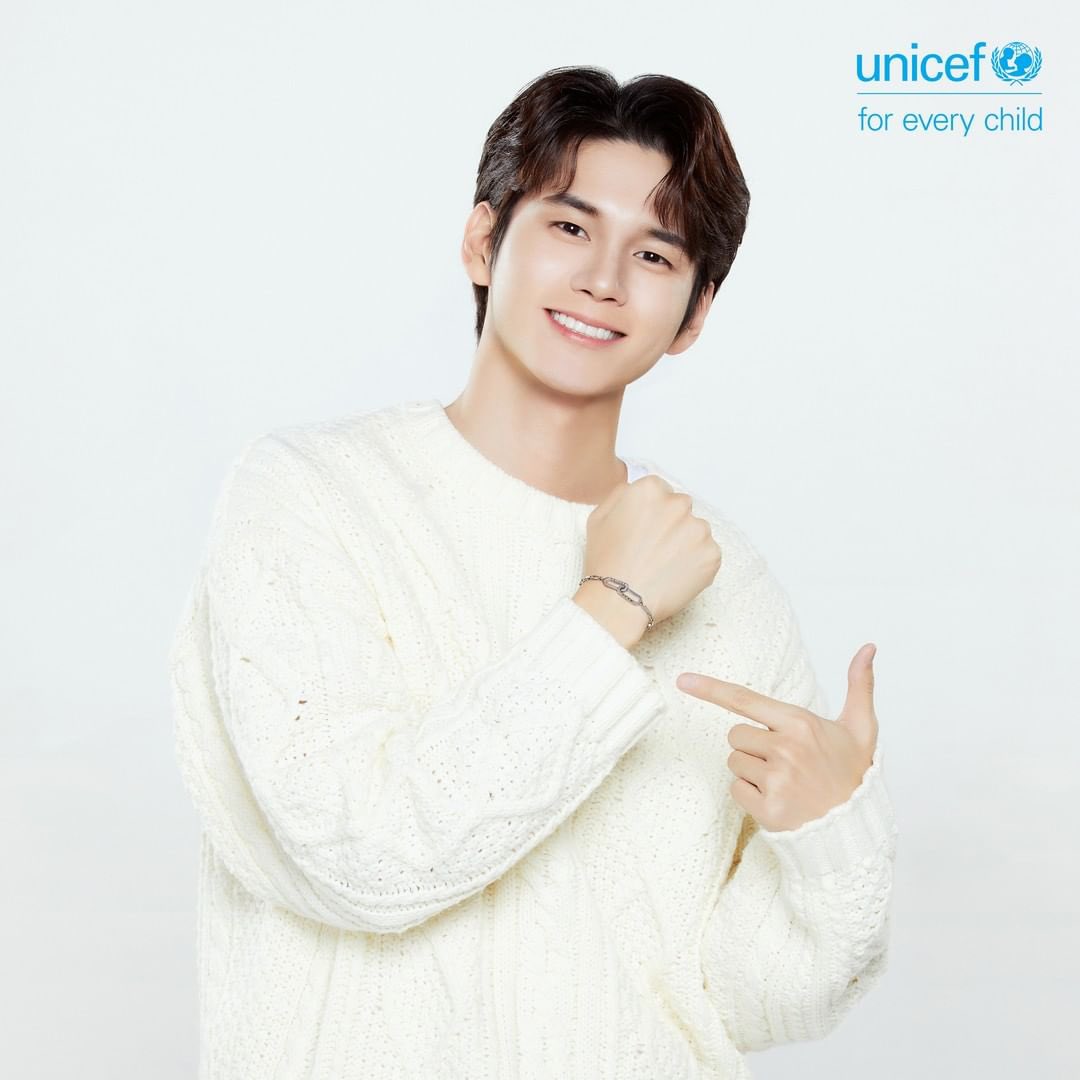 jae :• on X: [ENG] 211229 UNICEF Korea IG update 💙 Ong Seong Wu is now  also part of the UNICEF Team💙 On his wrist is the shining bracelet that  symbolizes joining