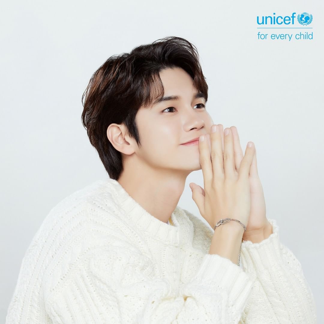 jae :• on X: [ENG] 211229 UNICEF Korea IG update 💙 Ong Seong Wu is now  also part of the UNICEF Team💙 On his wrist is the shining bracelet that  symbolizes joining