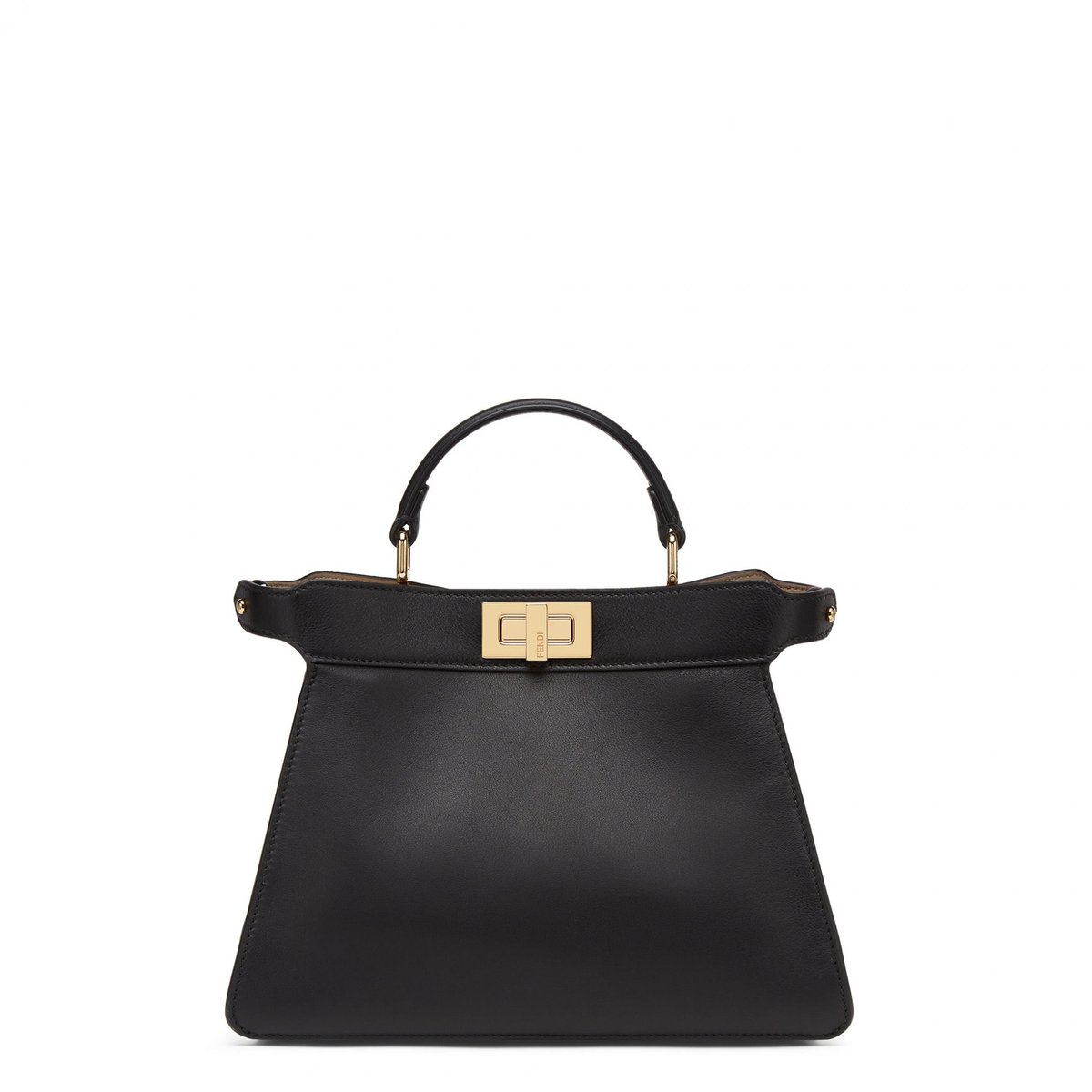 AeroportidiRoma's tweet photo. #adv
Scopri la splendida collezione FW2122 di #Fendi nella boutique del #taxfreemall nell’#areaE dell’aeroporto di #Fiumicino e fai shopping #senzaIVA del 22% se parti verso un Paese #ExtraSchenghen. Puoi anche consultare la Luxury Guide su https://t.co/ULmVrZJTty
📷 credit Fendi https://t.co/tWPQMatQgj