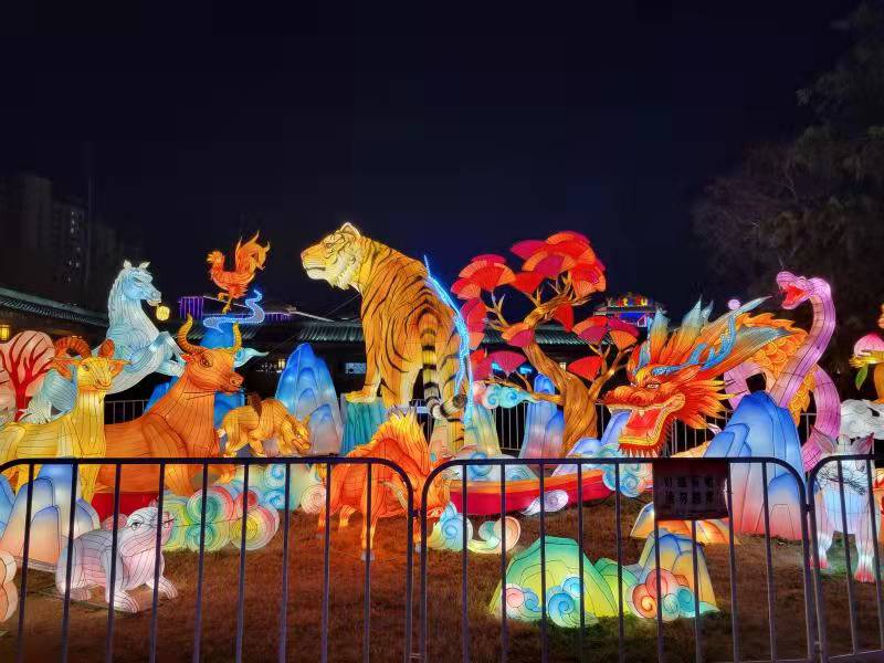 GoJiangsu's tweet photo. A number of #lanterns have been installed at the source of the Qinhuai River in Nanjing's Lishui district, #Jiangsu, incorporating traditional culture and the theme of "the spirit of time" to celebrate the upcoming #NewYear. #WhatsOnJS [Photo/IC] https://t.co/CjnsyfzkGD