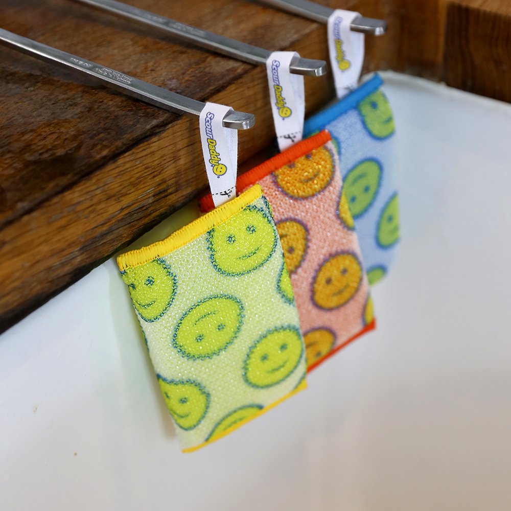 scrubdaddy_uk's tweet photo. Verified
Scour Daddy - he's the stronger, more absorbent, and all-around better scour pad. FlexTexture foam on the inside and ArmorTec mesh on the outside ๐ช plus, a tab to hang for faster drying! #ScourDaddy #ScrubDaddy #ScouringPad #Scourer #Cleaning #Clean #MrsHinch #Hinching https://t.co/zNmQPpk2qJ