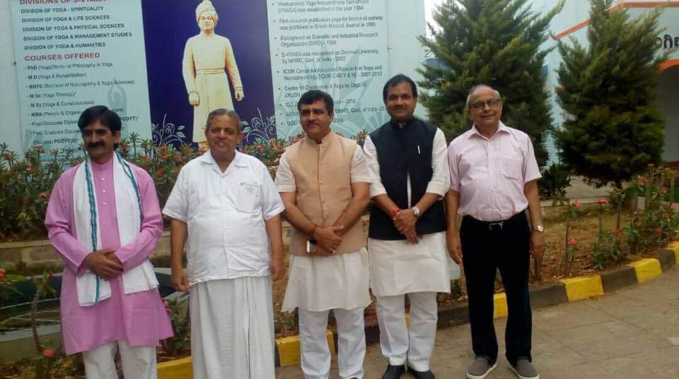 नासा से व्यासा की यात्रा करने वाले #Svyasa के संस्थापक #IYA #NYSF से लेकर अनेक योग संस्थाओं के प्रमुख कर्णधार, पूज्य डॉक्टर नागेंद्र गुरुजी को जन्म दिवस की हार्दिक शुभकामनाएं ।
<a href="/swabhimani1/">Shifted to @drjaideeparya</a> <a href="/umarenu/">Umarenu Renu</a> <a href="/UshaBhagat16/">Usha Bhagat 🇮🇳राष्ट्रभक्त सोशल-योगीनी।</a> <a href="/EklureBasawa_YB/">Basawaraj Eklure</a> <a href="/PysParas/">PARAS # social yogi @ PYS _ TN</a> <a href="/rakesh_bstpyp/">भारत</a> @yogasanaindia <a href="/UditSheth/">उदित UDIT</a>