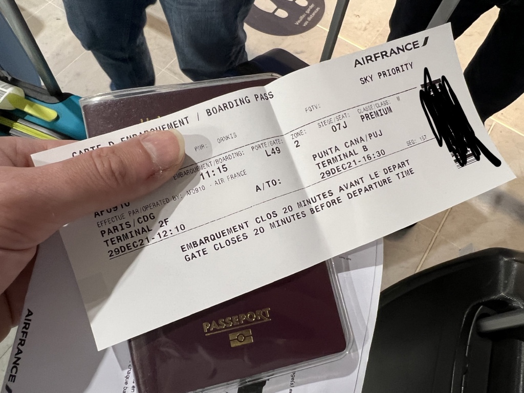 En 2014 j’ai rejoins un groupe de potes qui investissaient dans Bitcoin depuis deja 1 an.
On s’était fixé des objectifs absurdes pour l’époque; celui qui avait annoncé qu’il nous payerait un séminaire à Punta Cana pour le nouvel an quand le BTC toucherait $50K, a tenu sa parole.