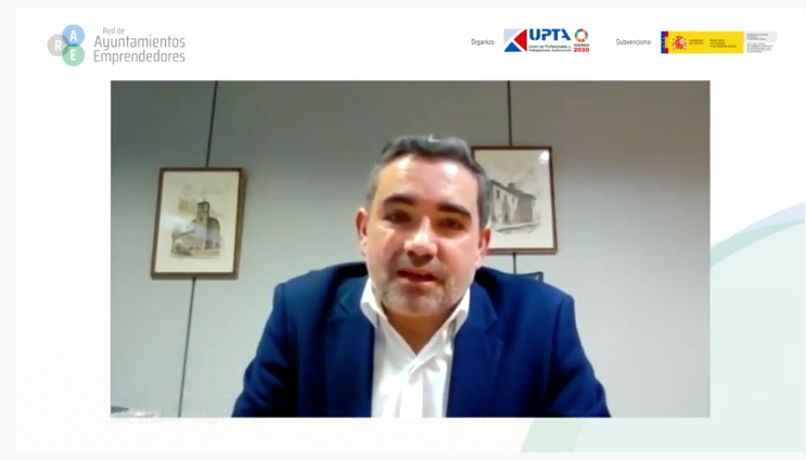 Impulsandotuneg's tweet photo. Turno para las intervenciones regionales: 
Ricardo Velasco. Alcalde de #Ventosa. Director General de Política Local. Gobierno de La Rioja 
 Javier Marzo López. Alcalde. #Corera
Ernesto Viguera. Alcalde. #Ocón
@upta_es  #AyuntamientosEmprendedores https://t.co/2eX2YTPz1S