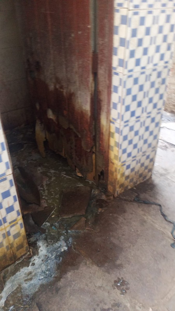SionFriends's tweet photo. @mybmcWardFN @RajeshreeAtWork @mybmcHealthDept @MCGM_BMC  See the condition of public toilet in ward No. 172, I request concern authority/Corporator to do the needful as early as possible. No action taken yet inspite of several request. https://t.co/SyMqpCwyOl