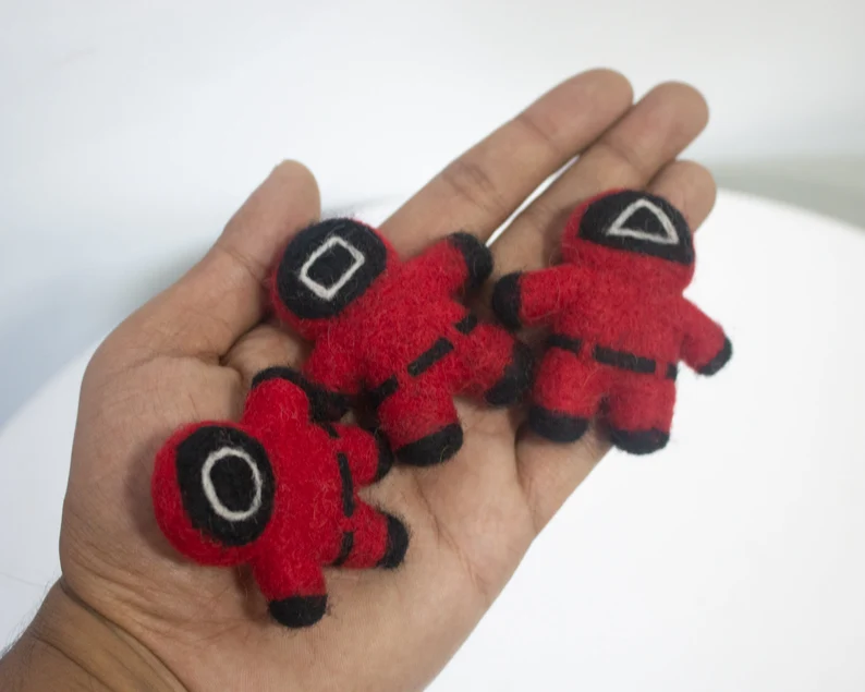 feltnyarn's tweet photo. Our new squid game guard has arrived! Get these trendy craft supplies for your next craft project!
โก๏ธhttps://t.co/qqbcV9nOhM
.
.
#feltcraft #craftsupplies #feltguard #squidgame #feltandyarn https://t.co/gXBLxChwZz