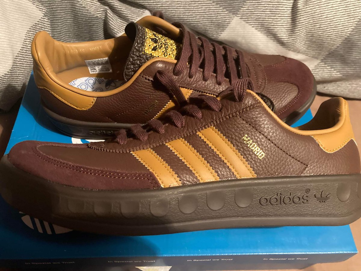 Warren1989smith's tweet photo. 2 new pairs of Adidas for Christmas
#adidastrxvintage #adidasmadrid https://t.co/VLg3Lanpm6