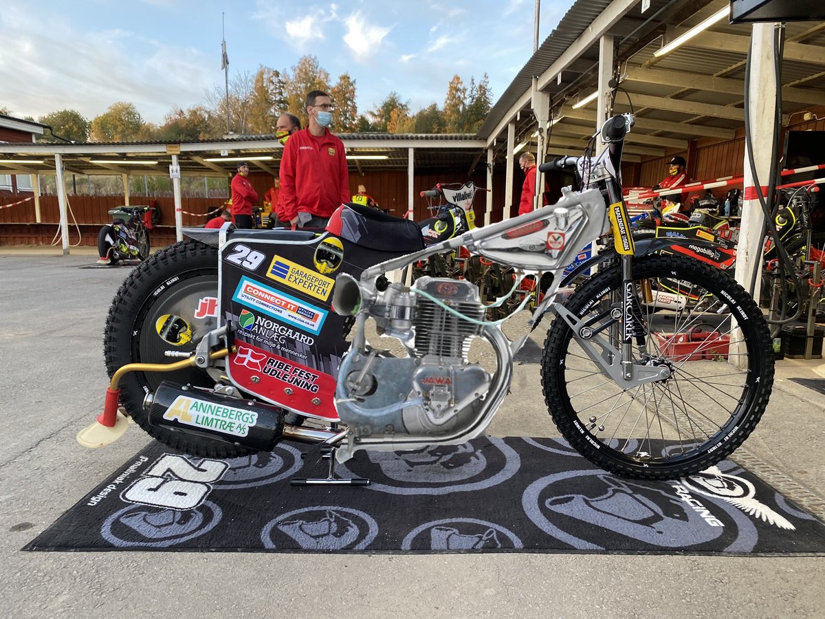 UprightSpeedway's tweet image. Happy birthday to @nklindt 
A long term follower, which means we're practically best mates 👬
Also, I'm not normally one to start rumours but I'm hearing he's been busy testing this beauty for 2022 #UprightSetUp