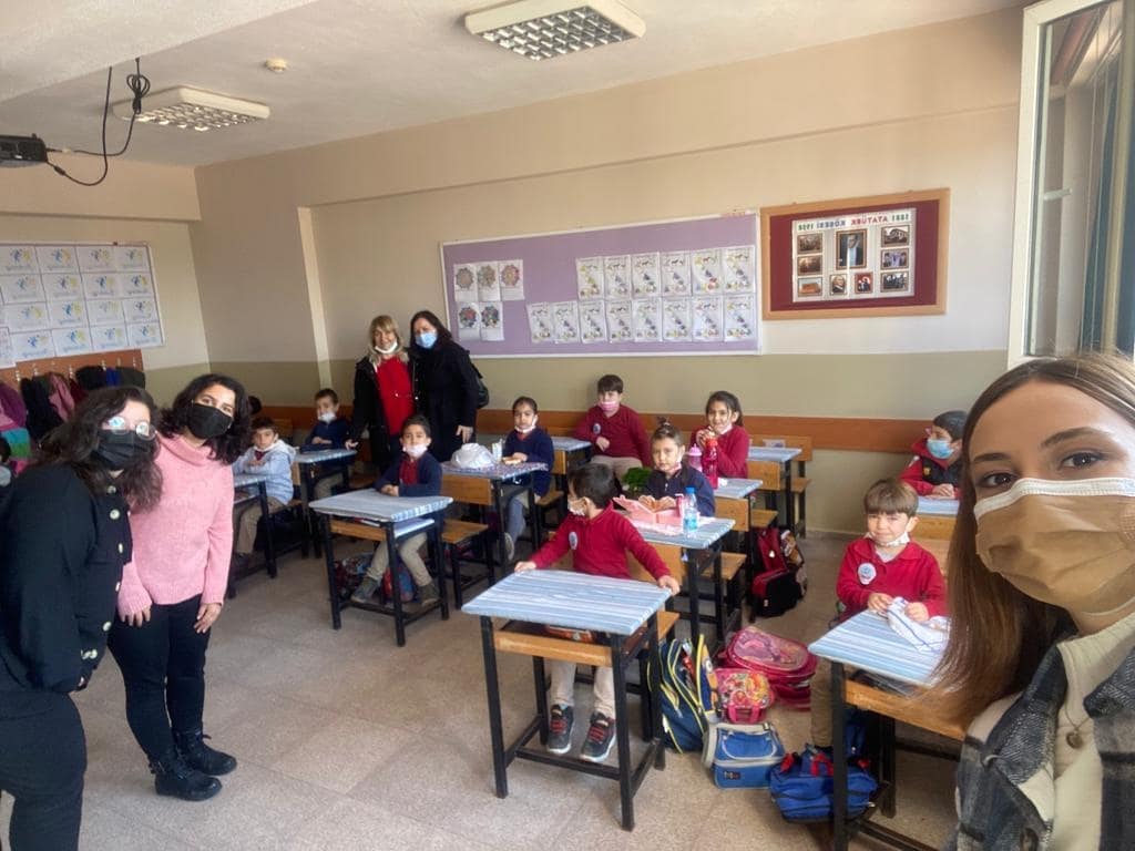 İyte Yapı Topluluğu Sosyal Sorumluluk Koordinatörlüğü olarak başlattığımız K'iyap Projesi'nin ilk etabını tamamladık. Urla Şehit Kemal İlkokulu'na yaptığımız 225 adet kitap bağışına katkı sağlayan tüm gönüllülerimize teşekkür ederiz.
#iyte #iyteyapi #sosyalsorumluluk #bağış