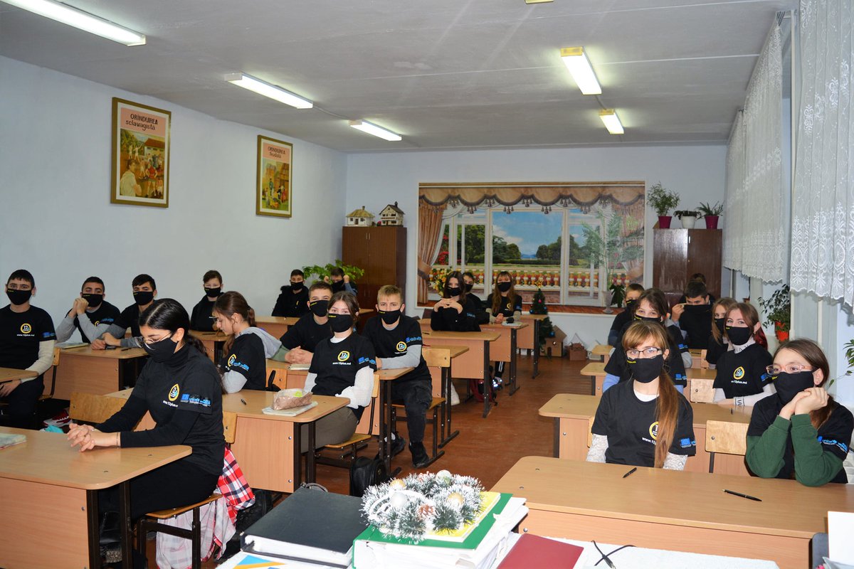 DamajMaha's tweet photo. UNICEFMoldova: #12PLUS - program for teens to prevent sexual abuse and sexual exploitation implemented under #EVAproject in #Cahul & #Ungheni. 33 psychologists & 698 students were awarded for participation in the program.
@unwomenmoldova @EUinMoldova https://t.co/UsK8zYa2D3