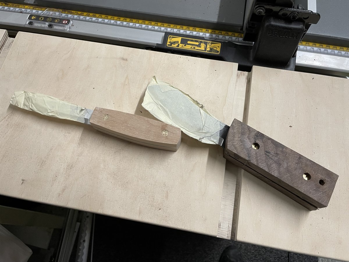 vizepunkt's tweet photo. von der messerklinge zum messer #buche #nussbaum #messergriff #outdoor #puukko #nessmuk https://t.co/WTJ2Rypws0